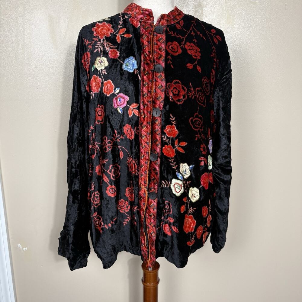 Vtg 90s White Stag Black Velvet Embroidered Shacket Floral Tapestry Button up